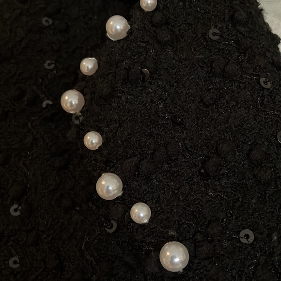 Fun pearl collared black jacket with fun knotted and sequenced blazer. - Picture 3 of 14